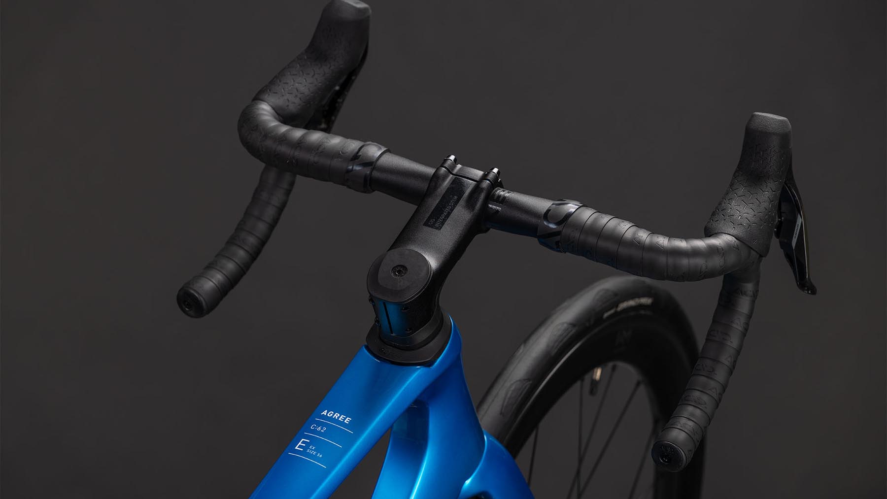 126150-Cube-Agree-C-62-EX-topasblue-n-white-2026-Carbon-Rennrad-02