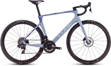 Bicicleta de carretera Cube Agree C:62 SLX en azul brillante con tonos morados.