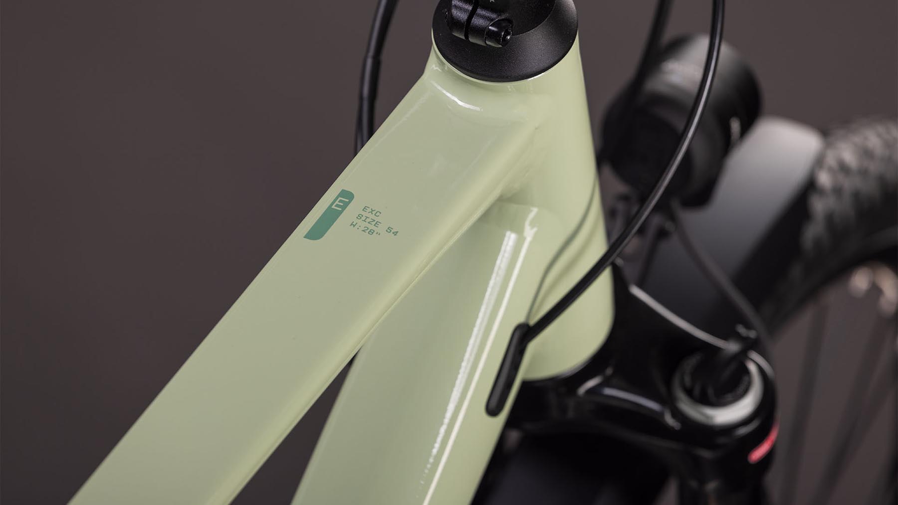 162710-Cube-Kathmandu-EXC-pea-n-grey-2026-Trekkingrad-Herren-01