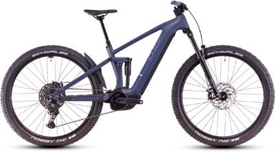 Se puede ver una bicicleta eléctrica Cube Stereo Hybrid ONE44 Pro de color gris.