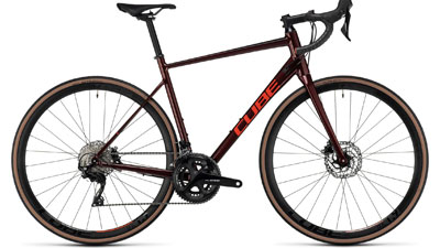Bicicleta de carretera Cube Attain SLX en color rojo vino.
