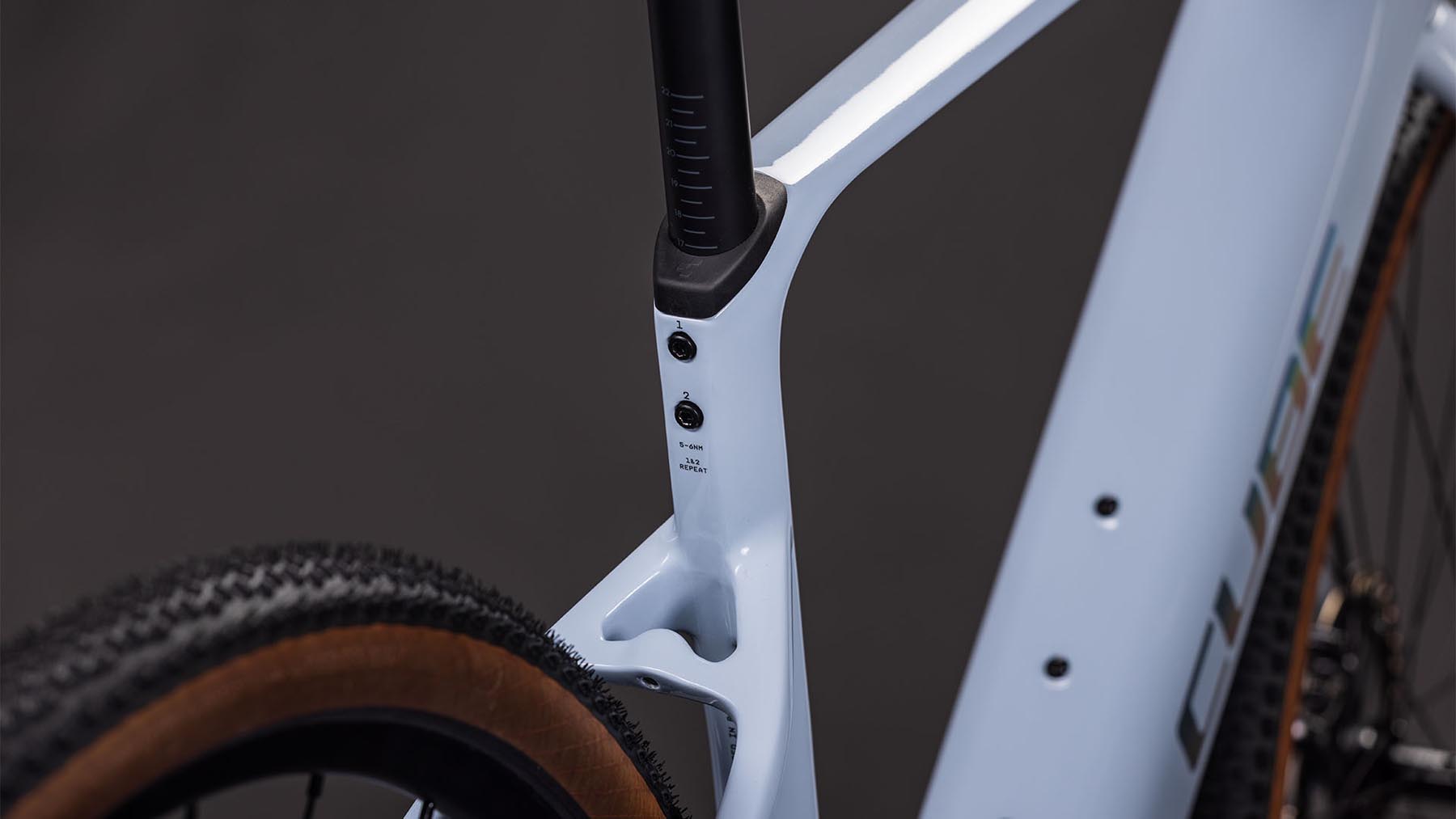 117300-Cube-Nuroad-Hybrid-C-62-SLX-400X-iceblue-n-prism-2026-EBike-Gravel-Bike-03