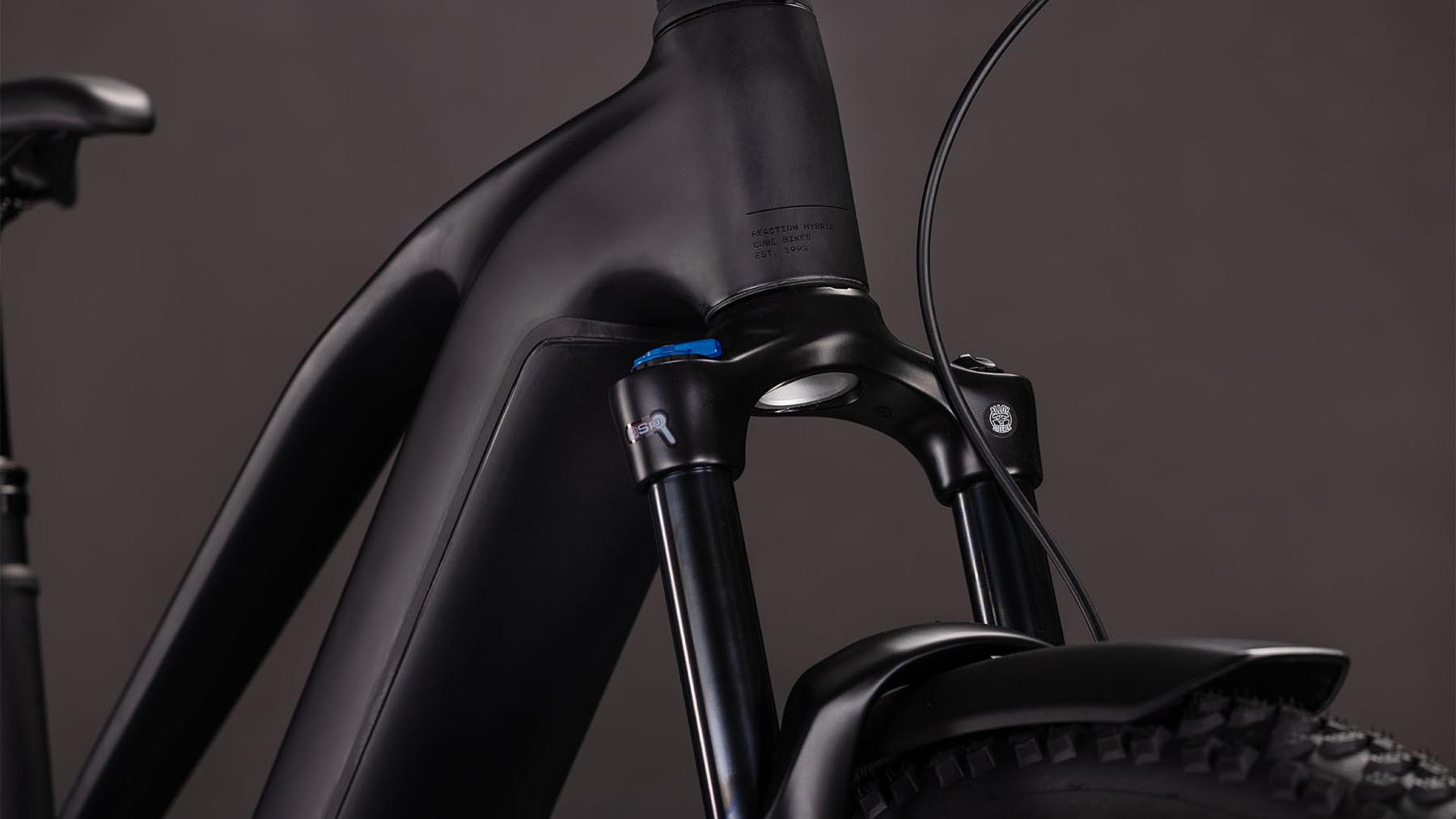 108311Z-Cube-Reaction-Hybrid-Pro-800-FE-blackline-2026-EBike-Hardtail-Mountainbike-Damen-05