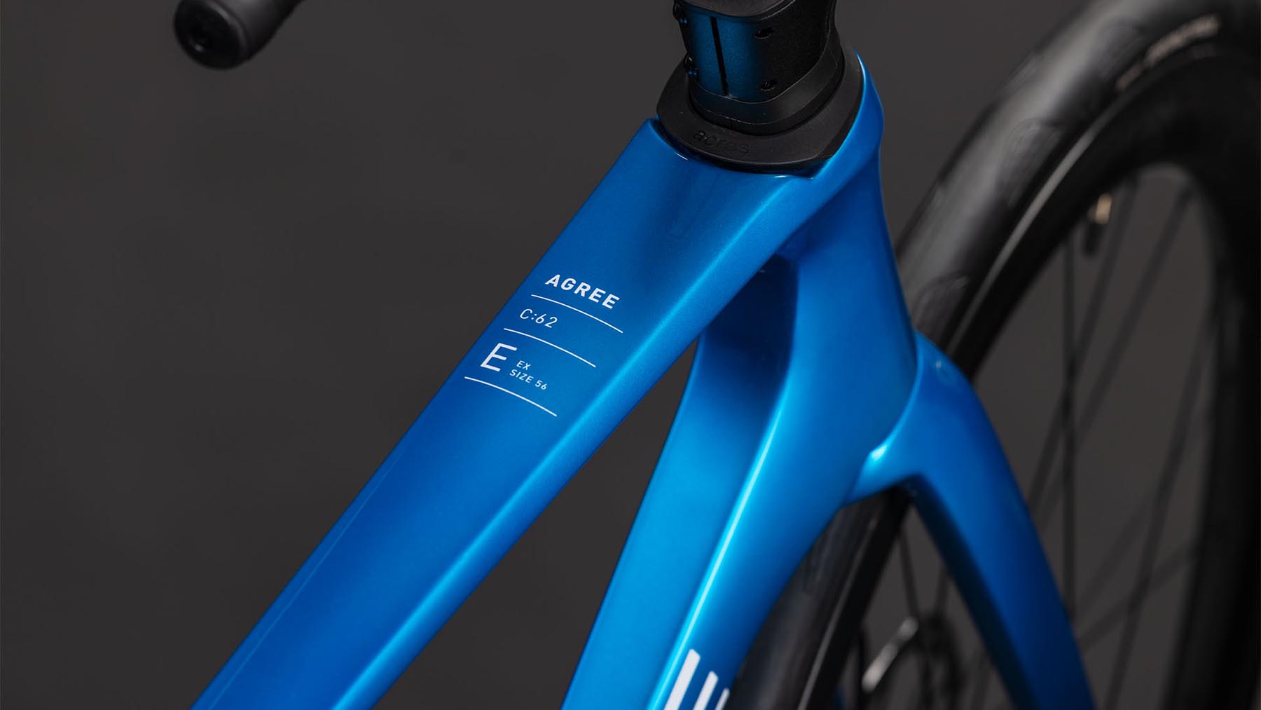 126150-Cube-Agree-C-62-EX-topasblue-n-white-2026-Carbon-Rennrad-01