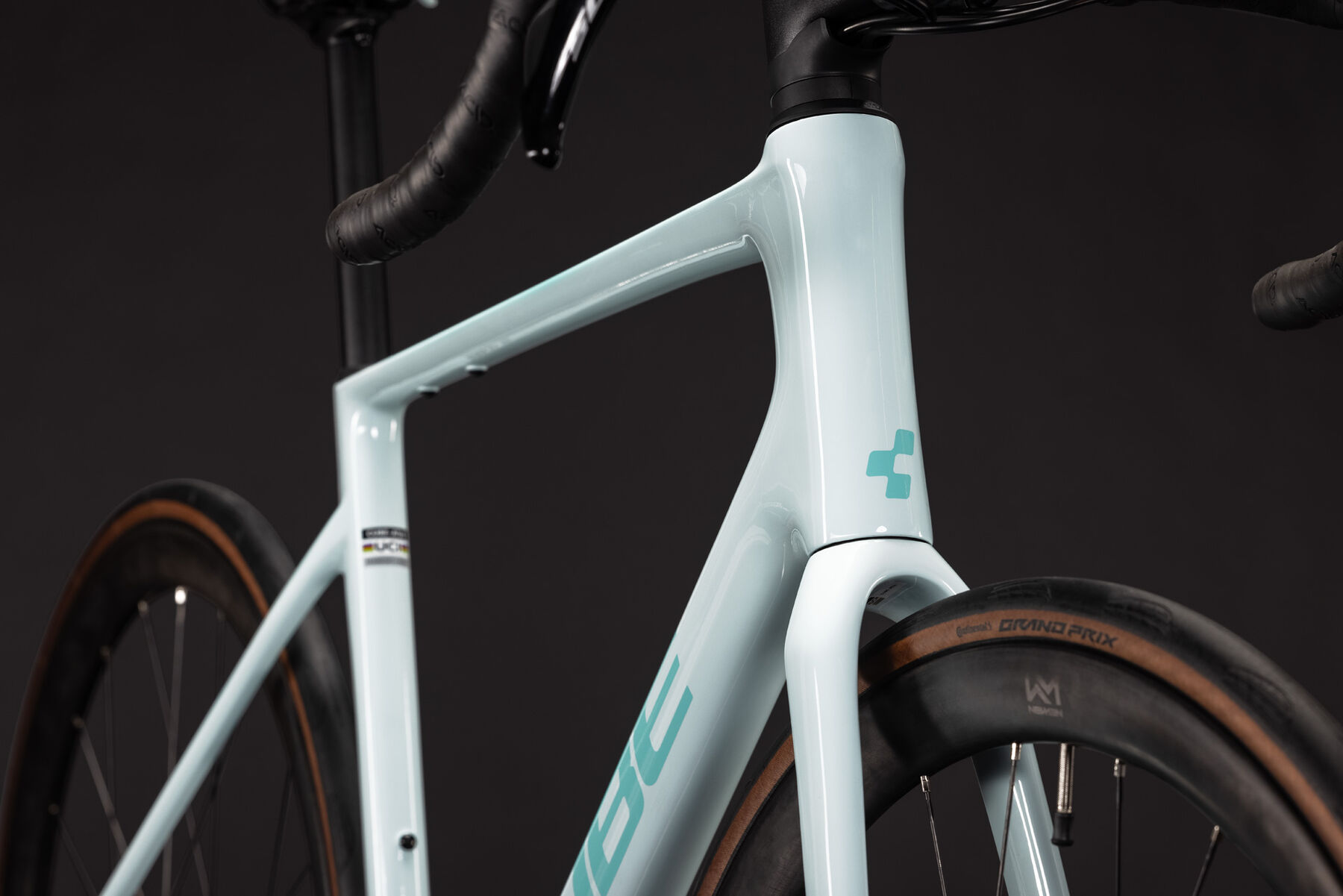 1131310-Cube-Attain-C-62-Race-frostymint-n-mint-2027-06