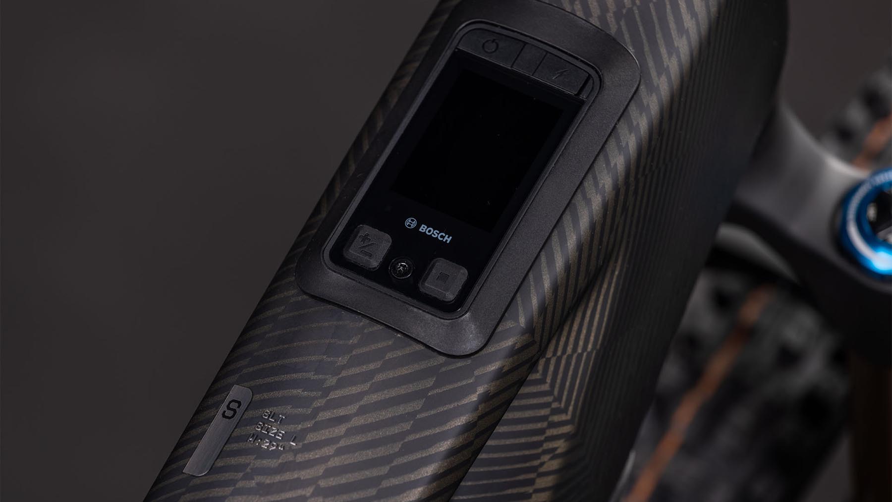 102900-Cube-Stereo-Hybrid-ONE44-HPC-SLT-800-carbongrid-n-chrome-2026-EBike-Fully-Mountainbike-02
