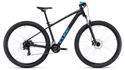 Bicicleta de montaña Cube Aim Hardtail en azul oscuro con el logotipo Cube en azul claro y puños en azul claro.