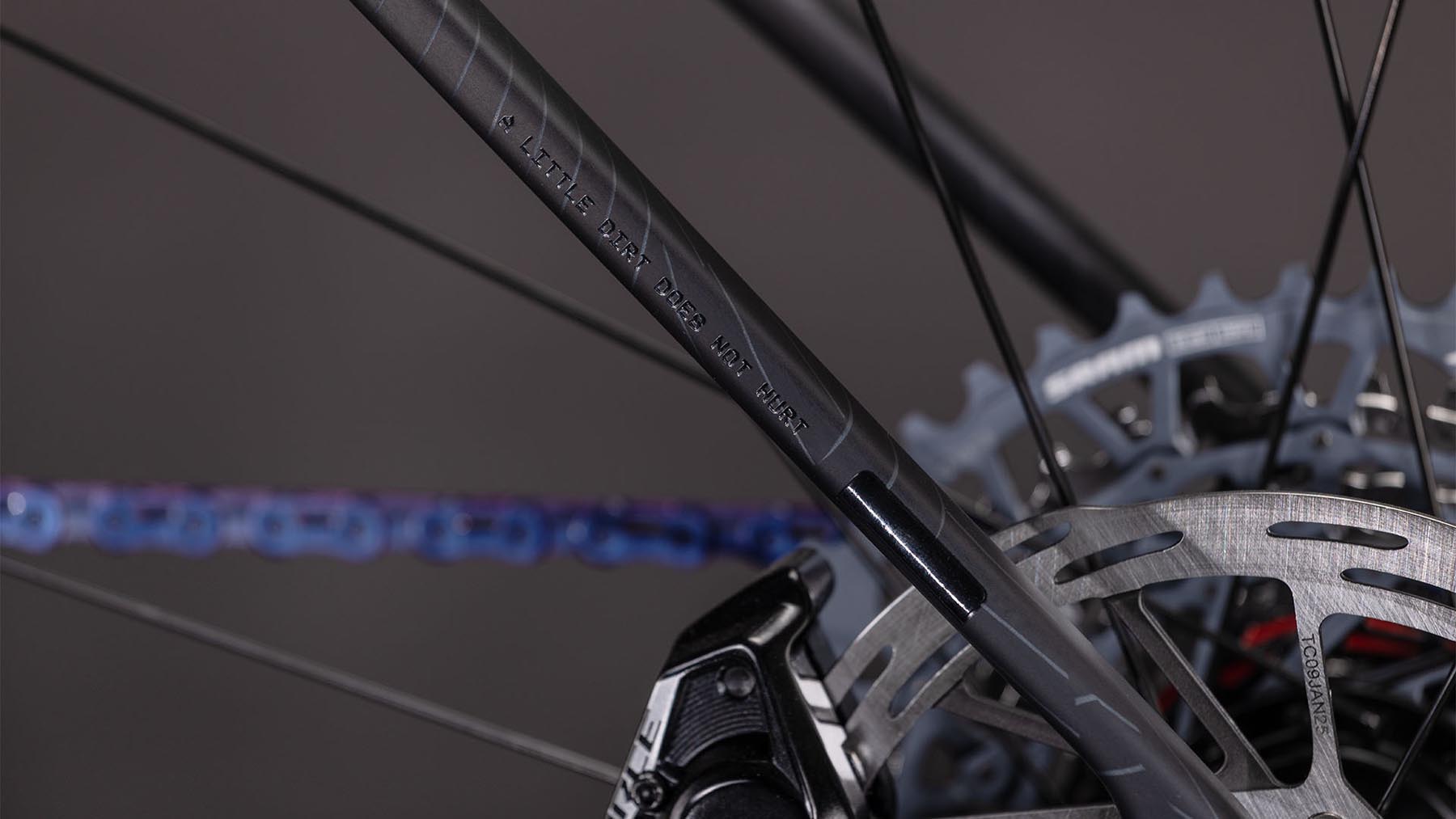 130350-Cube-Nuroad-C-62-EXC-carbon-n-crisscross-2026-Gravel-Bike-07
