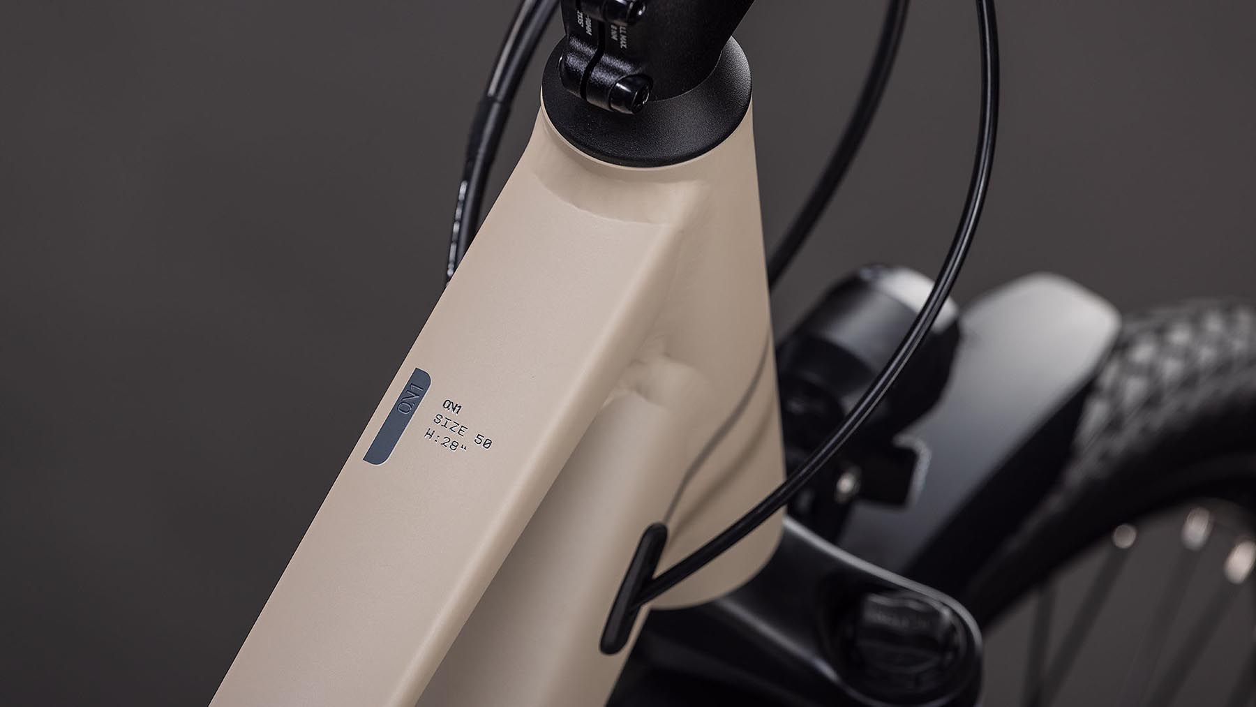 162511Z-Cube-Kathmandu-ONE-oatgrey-n-grey-2026-Trekkingrad-Damen-03