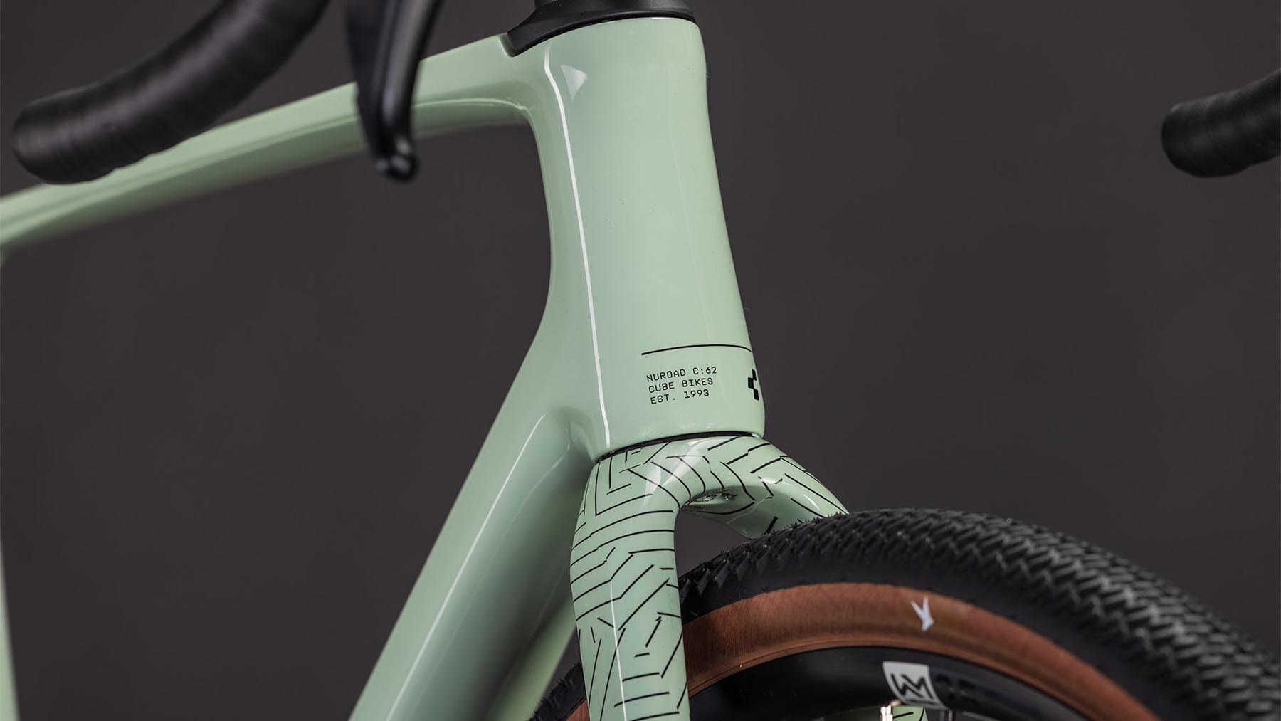 130110-Cube-Nuroad-C-62-ONE-aloegreen-n-black-2026-Gravel-Bike-05