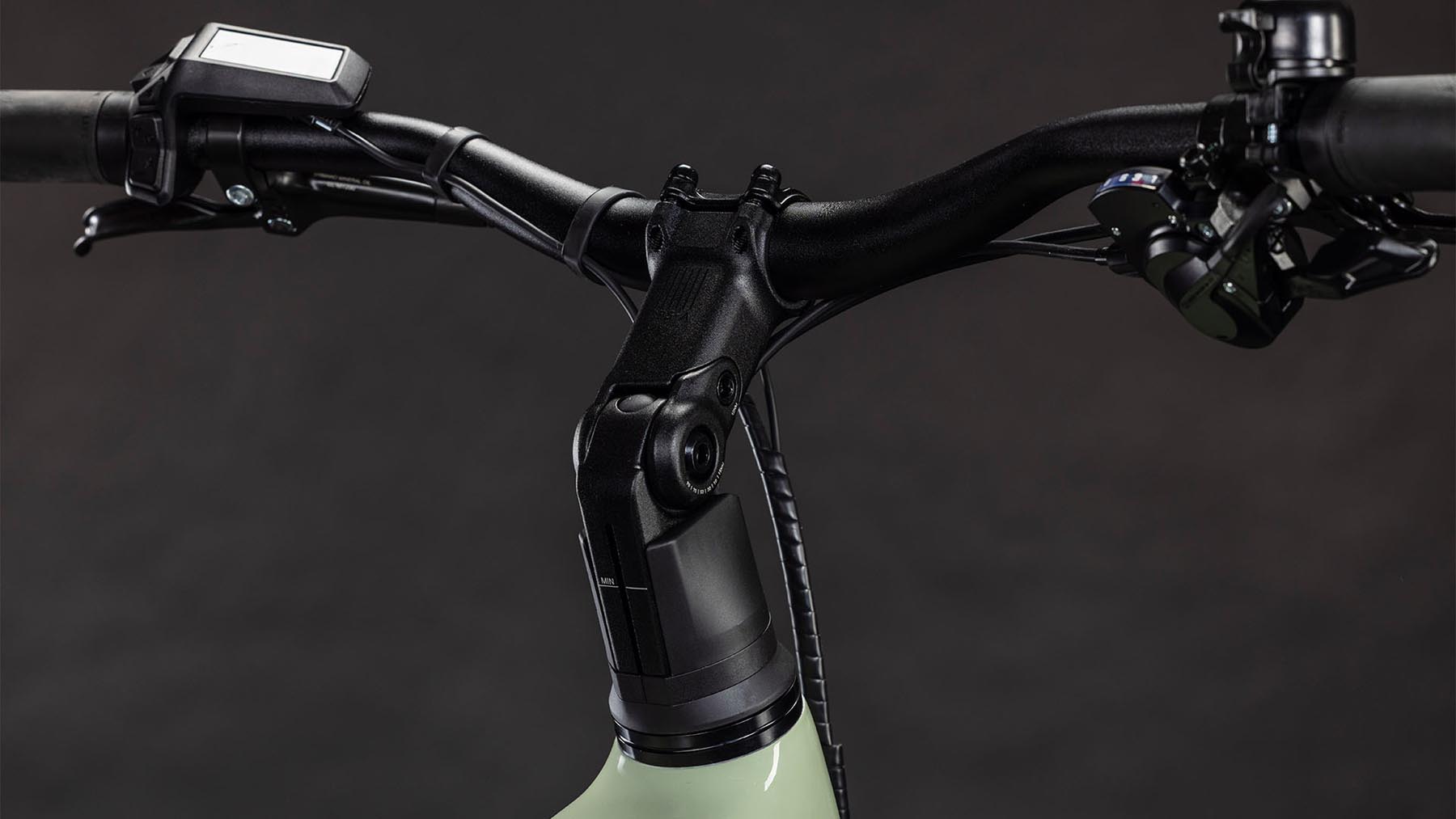 112130-Cube-Kathmandu-Hybrid-ONE-800-pea-n-green-2026-EBike-Trekkingrad-Herren-03