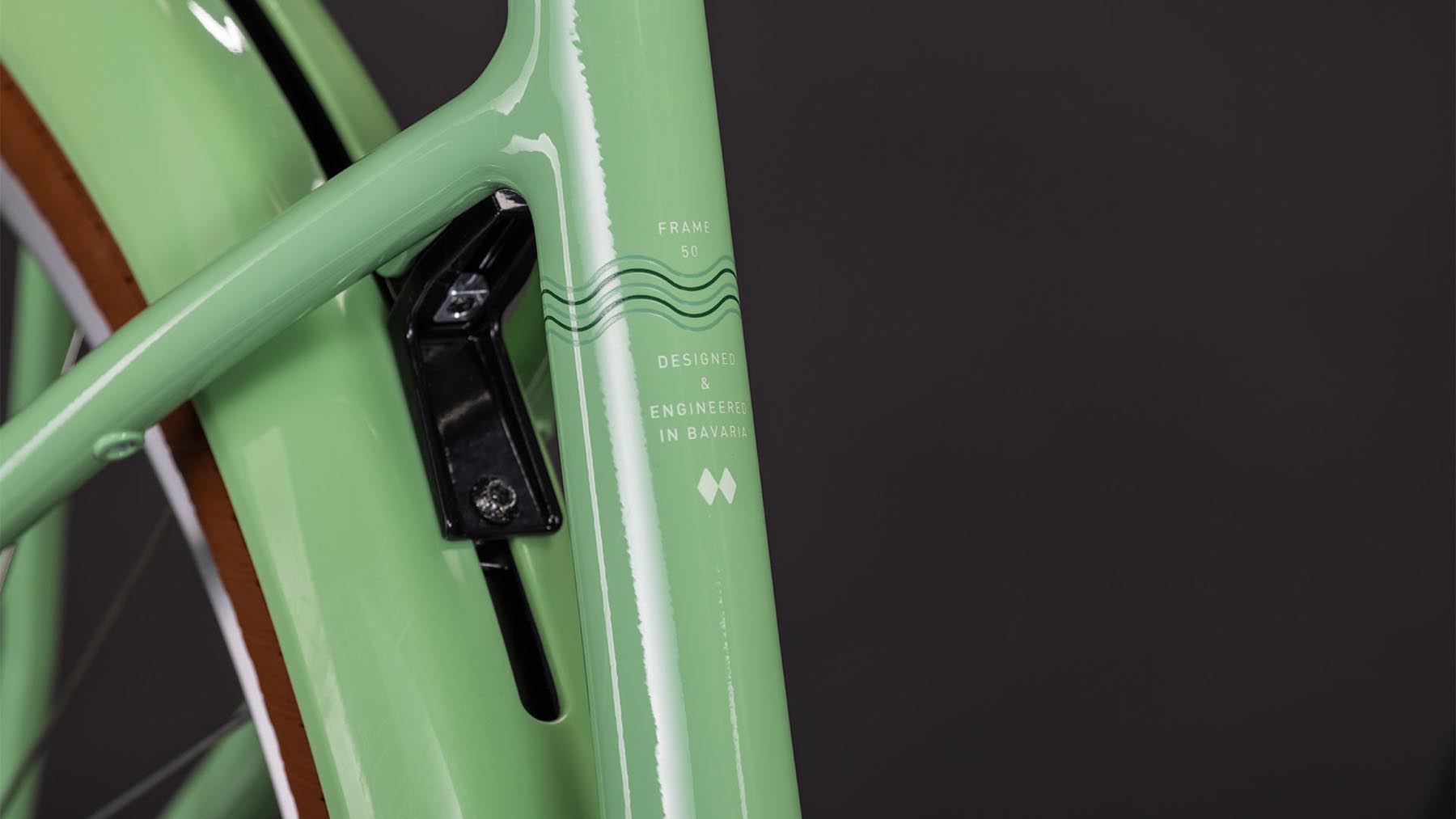 114770E-Cube-Aruba-Hybrid-600-cactus-n-brown-2026-Retro-EBike-Trekkingrad-Tiefeinsteiger-03