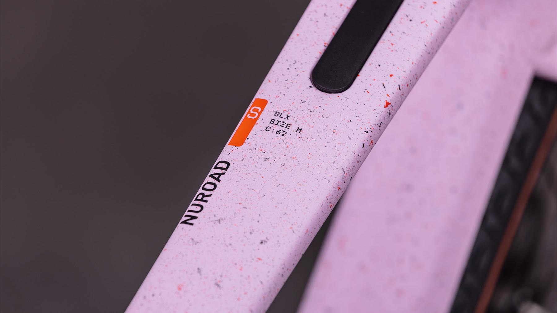 130510-Cube-Nuroad-C-62-SLX-rhodonite-n-orange-2026-Gravel-Bike-02