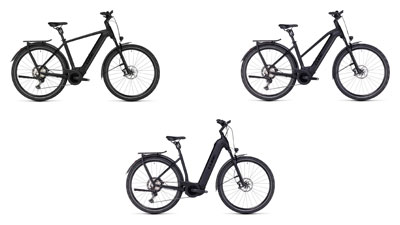 Se pueden ver tres bicicletas eléctricas Cube Kathmandu Hybrid negras, cada una con un cuadro diamante, un cuadro trapezoidal y un cuadro de entrada baja