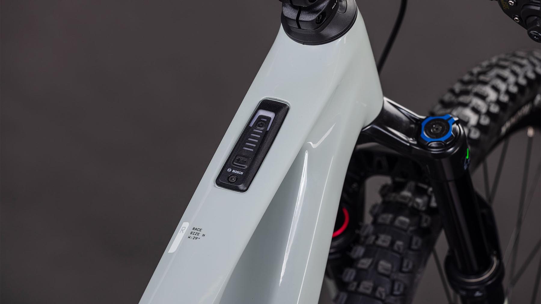 104050-Cube-AMS-Hybrid-ONE44-C-62-Race-400X-reedbeige-n-black-2026-EBike-Fully-Mountainbike-01