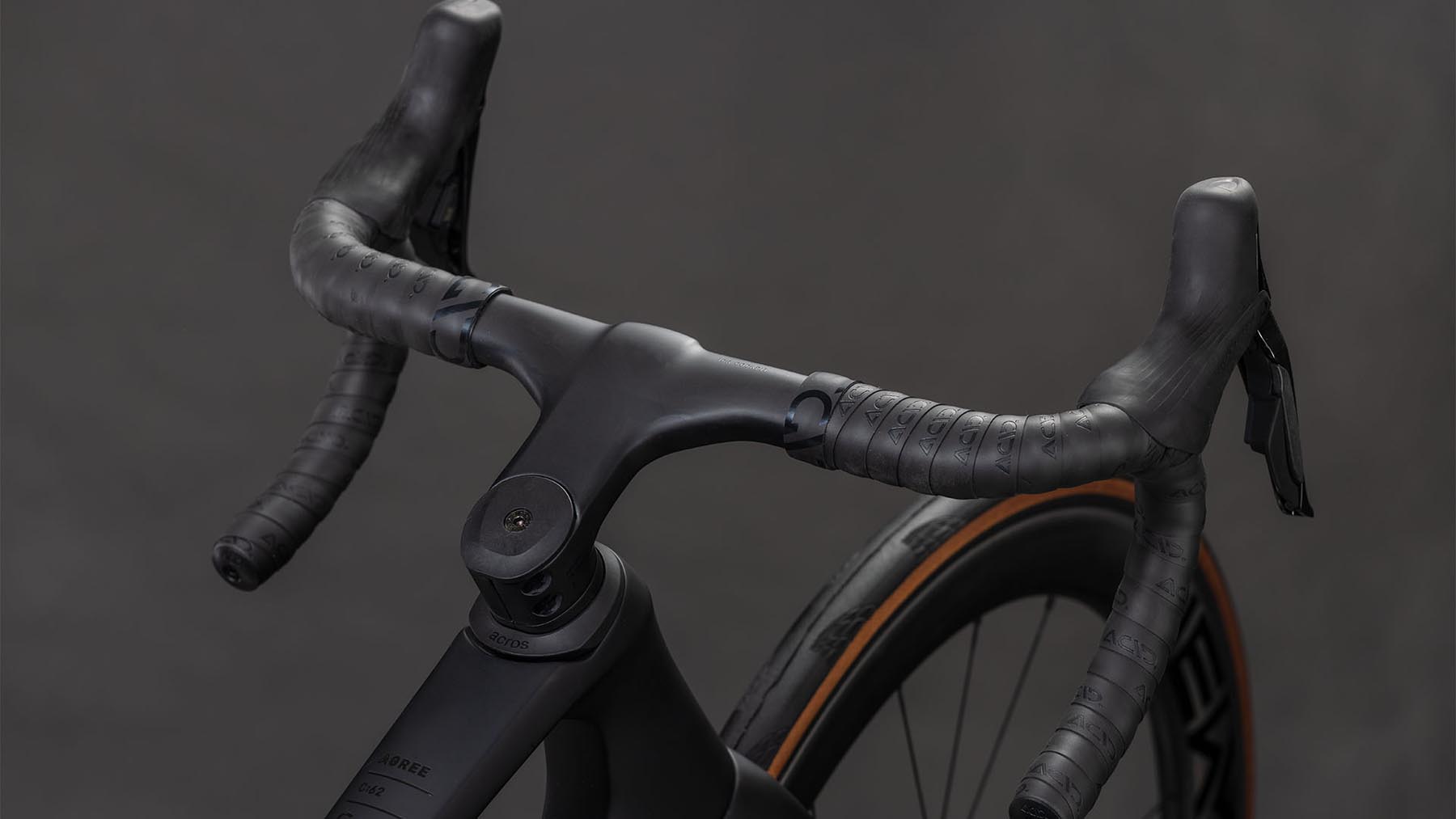 126500-Cube-Agree-C-62-SLT-black-n-black-2026-Carbon-Rennrad-02