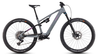 Se ve una bicicleta Cube AMS Hybrid gris con detalles de colores.