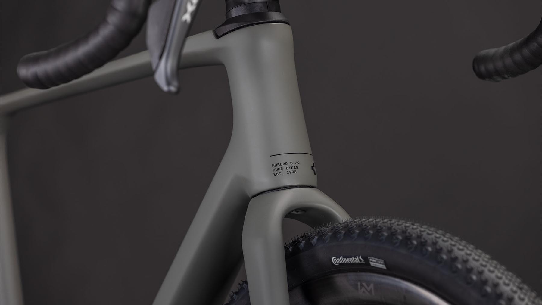 130300-Cube-Nuroad-C-62-EX-oldgrey-n-prism-2026-Gravel-Bike-06