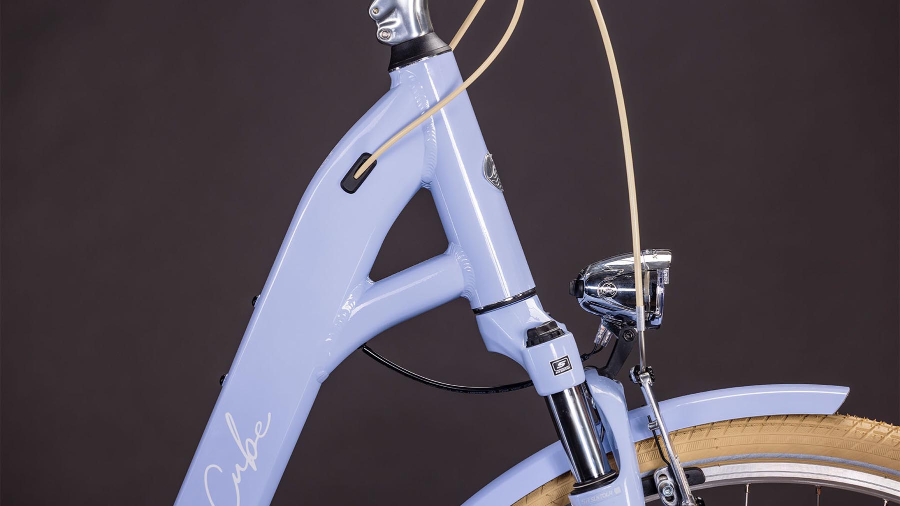 164100E-Cube-Aruba-blueblossom-n-creme-2026-Trekkingrad-Tiefeinsteiger-02