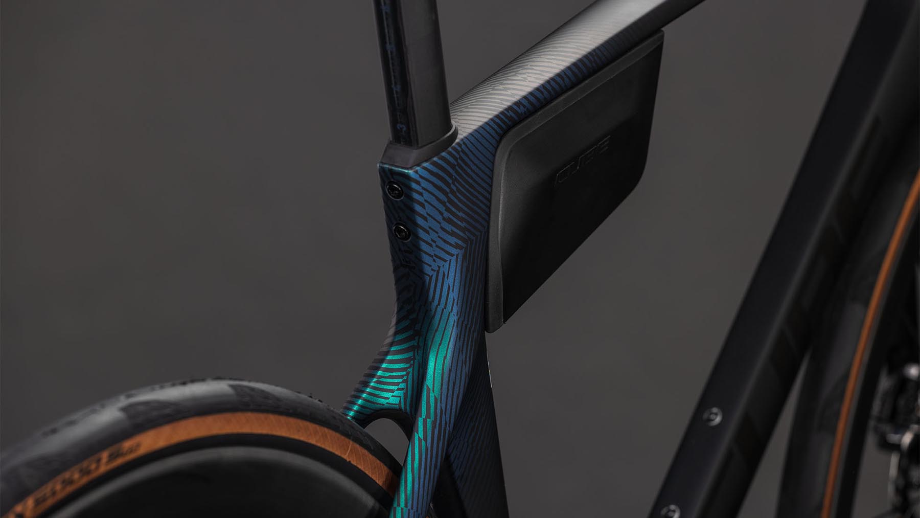 126500-Cube-Agree-C-62-SLT-black-n-black-2026-Carbon-Rennrad-04