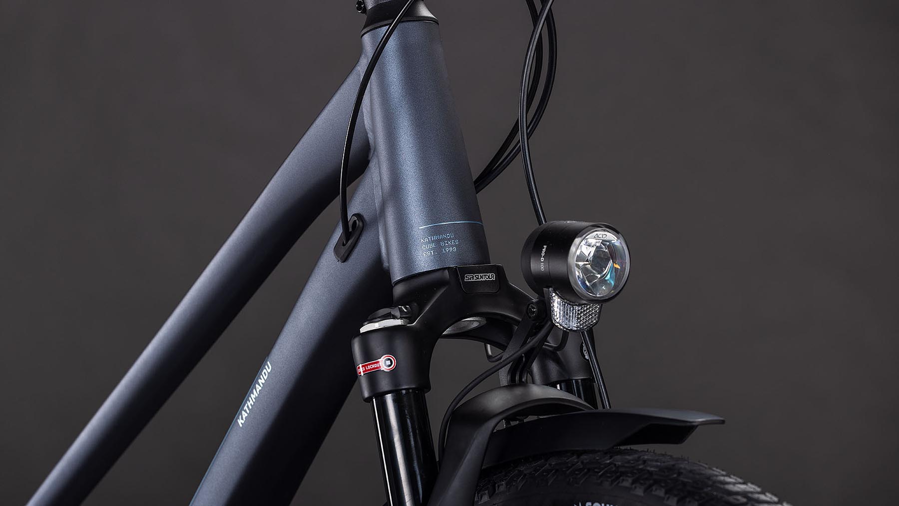 162701Z-Cube-Kathmandu-EXC-metallicgrey-n-chrome-2026-Trekkingrad-Damen-05